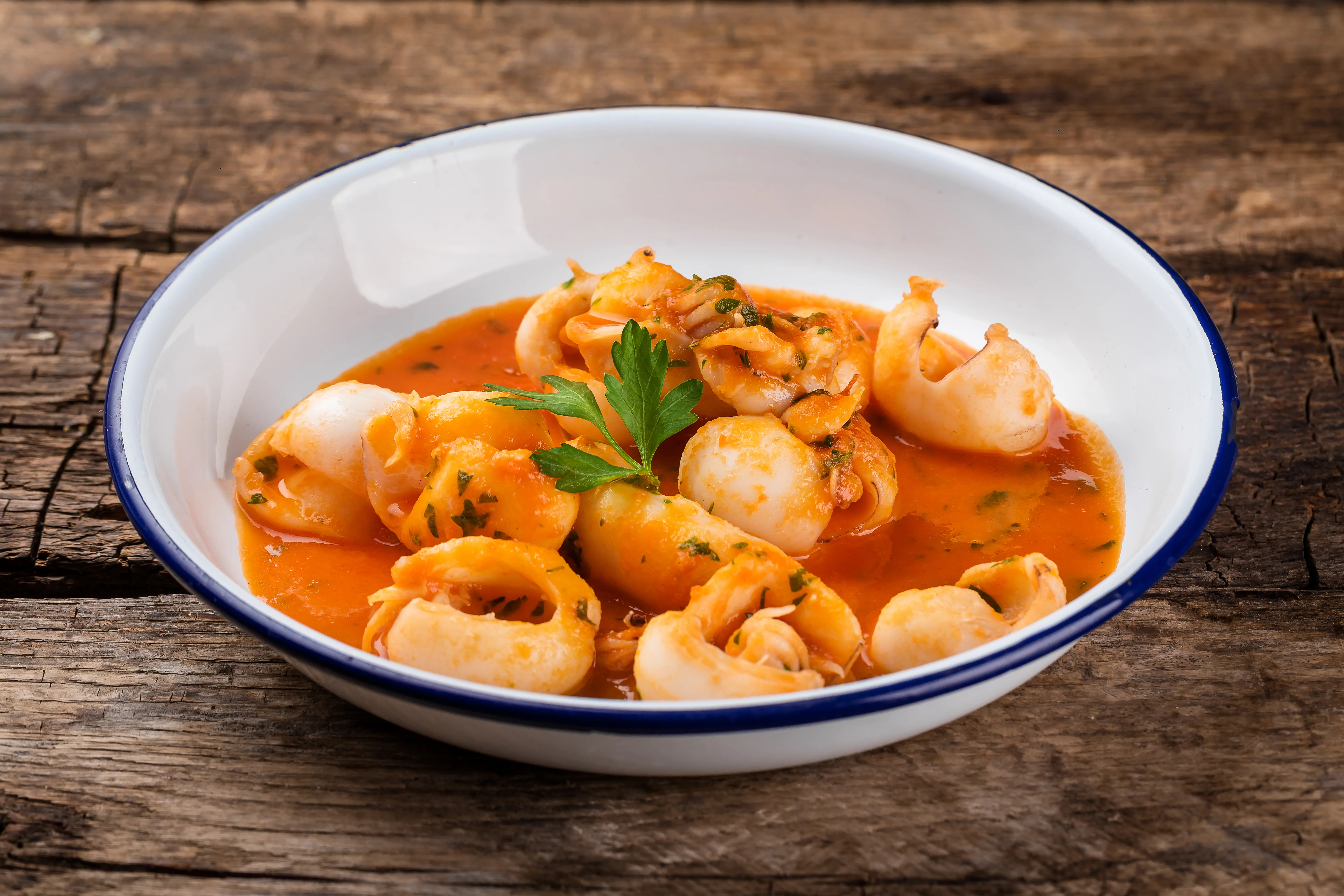 Бебі-каракатиця у томатному соусі